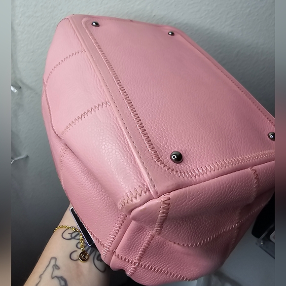 Chanel Soft Pink Caviar Vintage Bowlero Bag & COA! - Picture 10 of 15